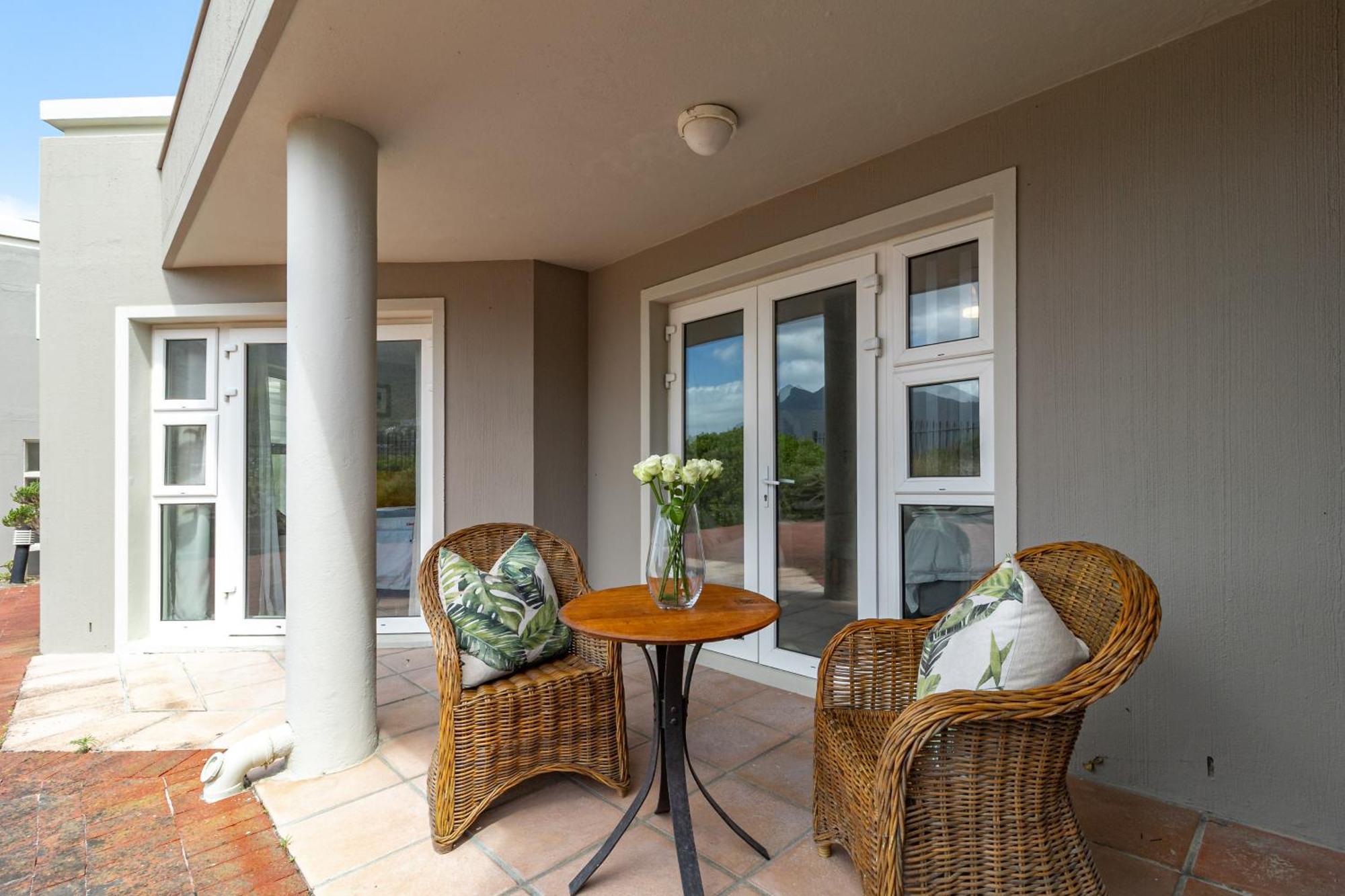 Beachfront Villa Sea Breeze Hout Bay Cape Town Exterior photo