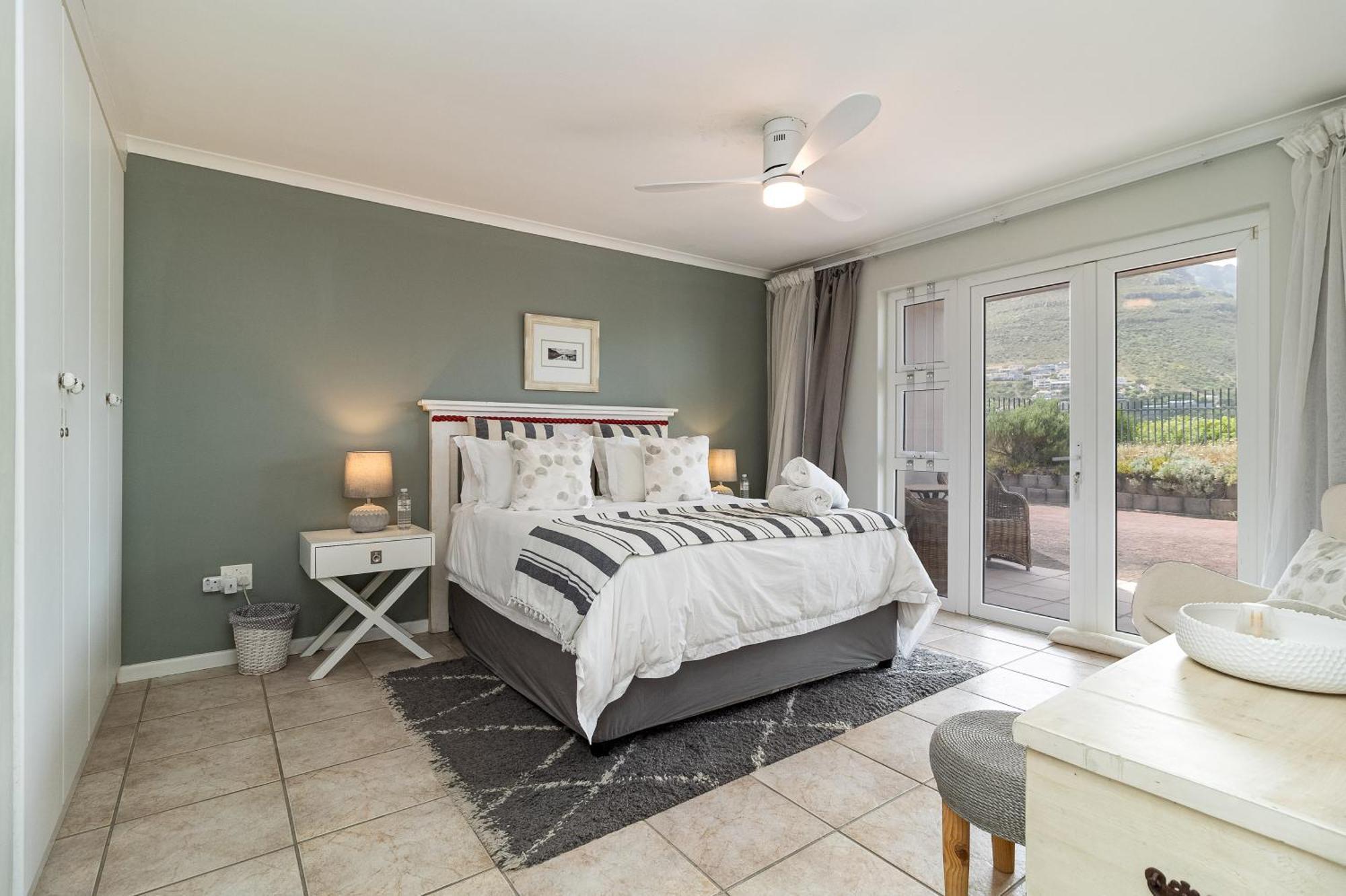 Beachfront Villa Sea Breeze Hout Bay Cape Town Exterior photo